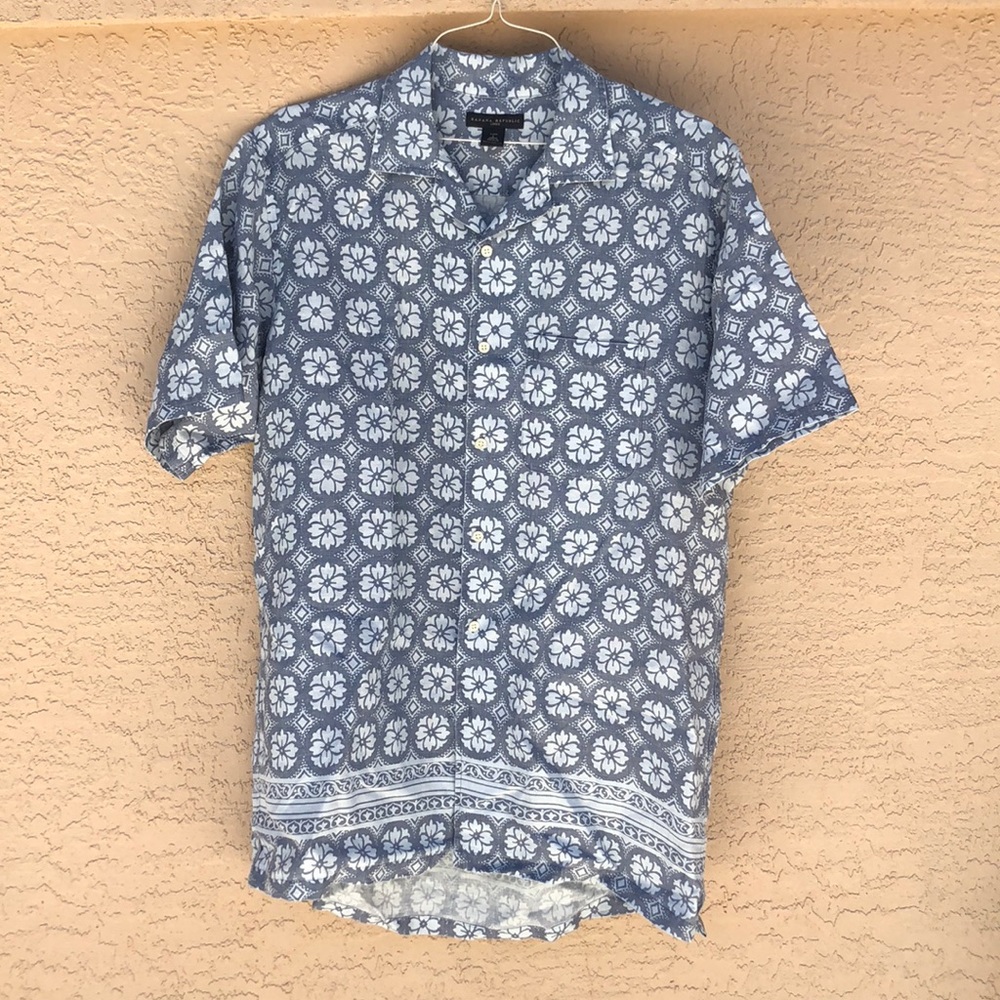 Banana Republic button down shirt